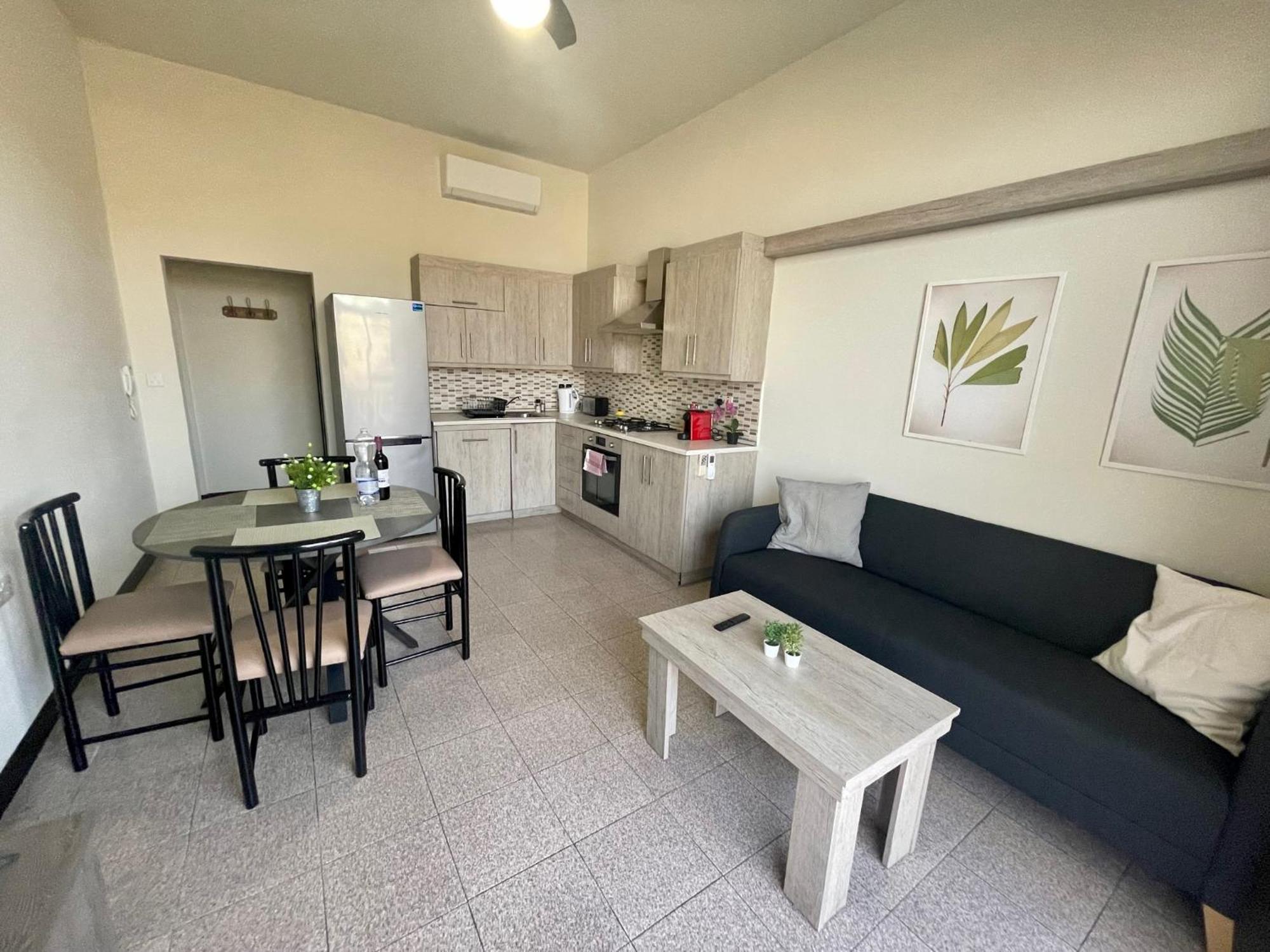 Seafront Apartment With Balcony Overlooking Marina Għajnsielem Kültér fotó